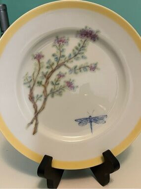 Williams Sonoma Yellow-Rim Flowering Herb Salad Plate 8 1/4”